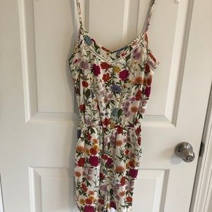 Floral romper with pockets
